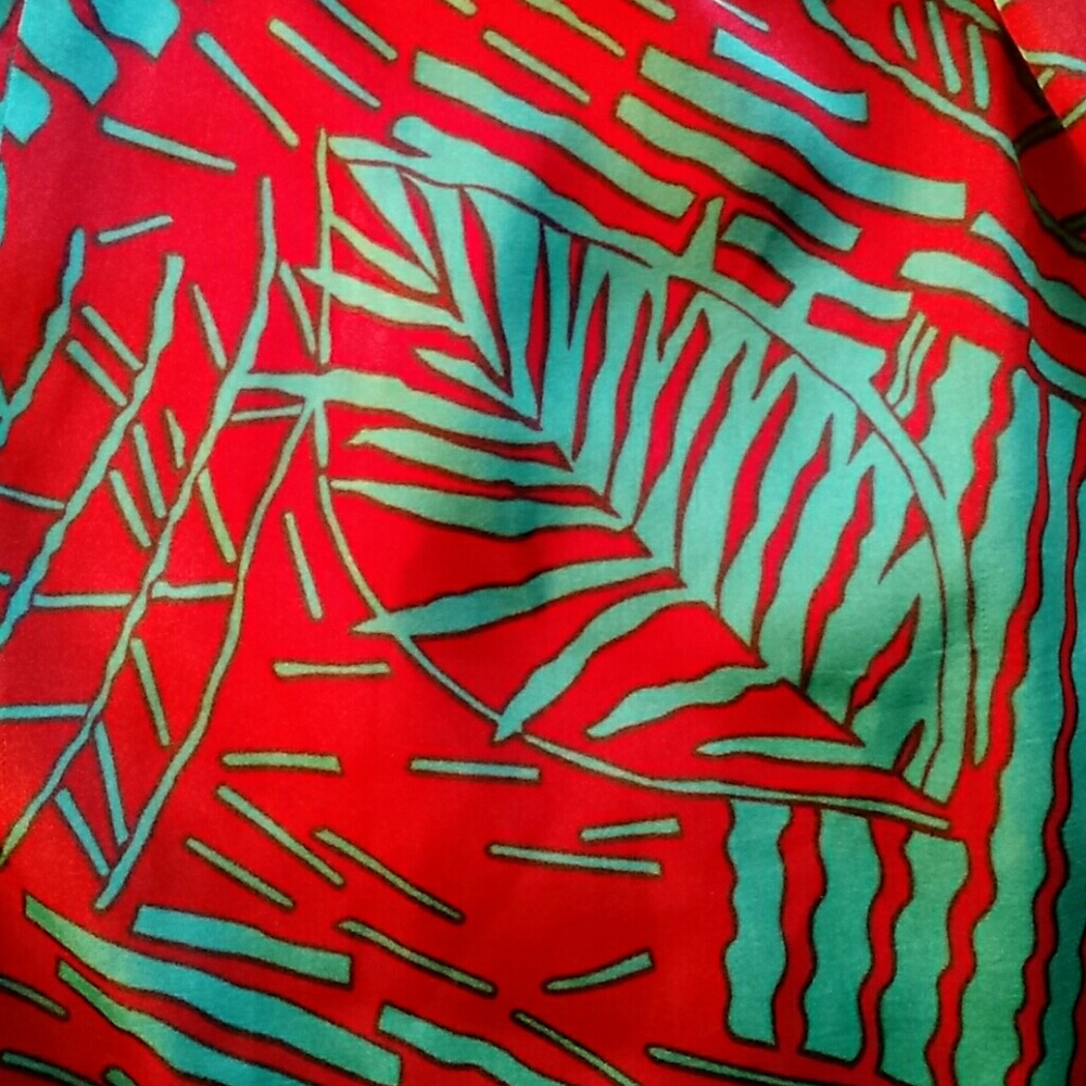 Bold Patterned Shorts - Picture 3 of 6